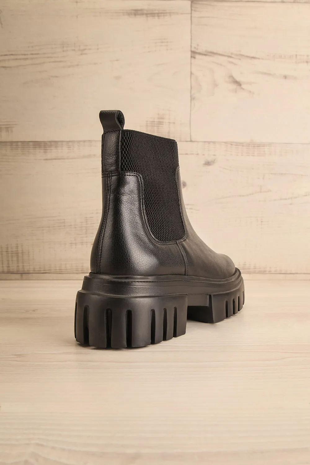 Agora Black | Cleated Chelsea Boots