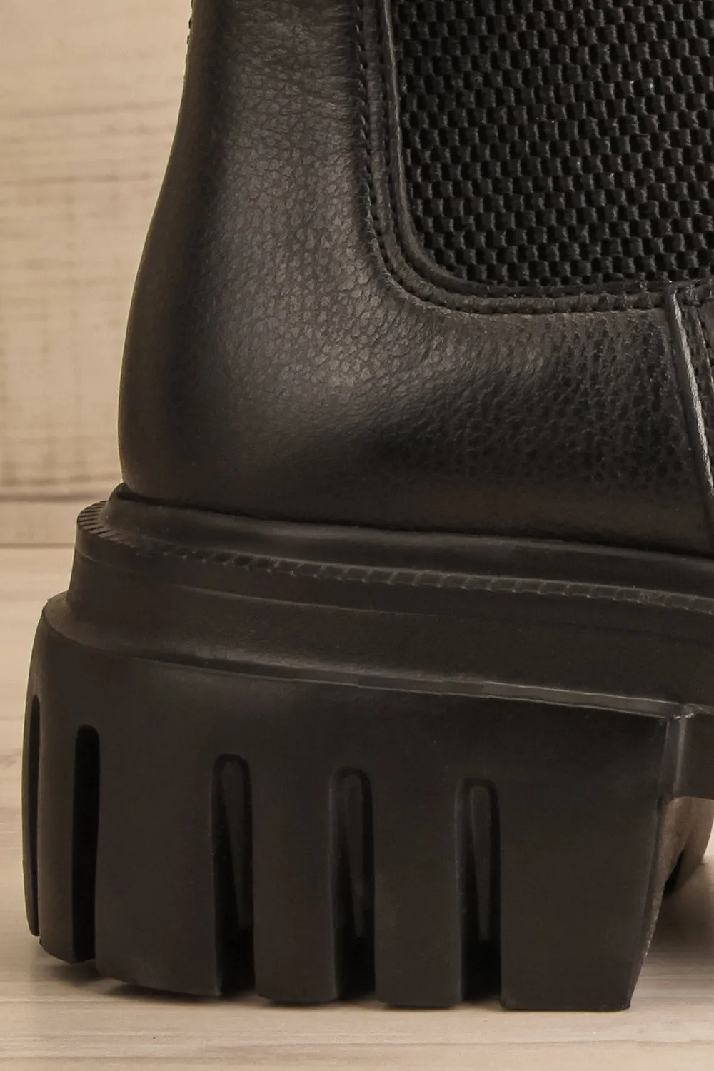 Agora Black | Cleated Chelsea Boots
