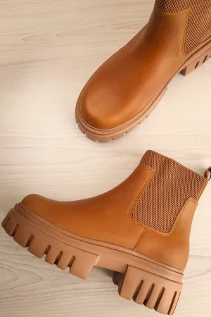 Agora Caramel | Cleated Chelsea Boots