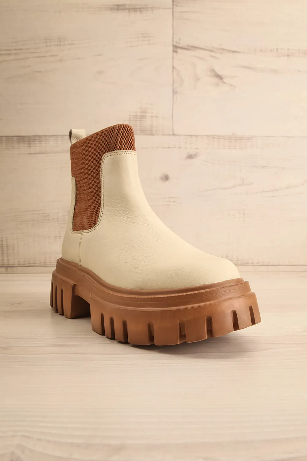 Agora Ivory | Cleated Chelsea Boots