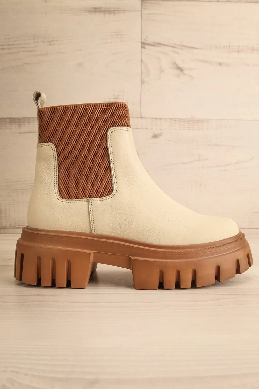 Agora Ivory | Cleated Chelsea Boots
