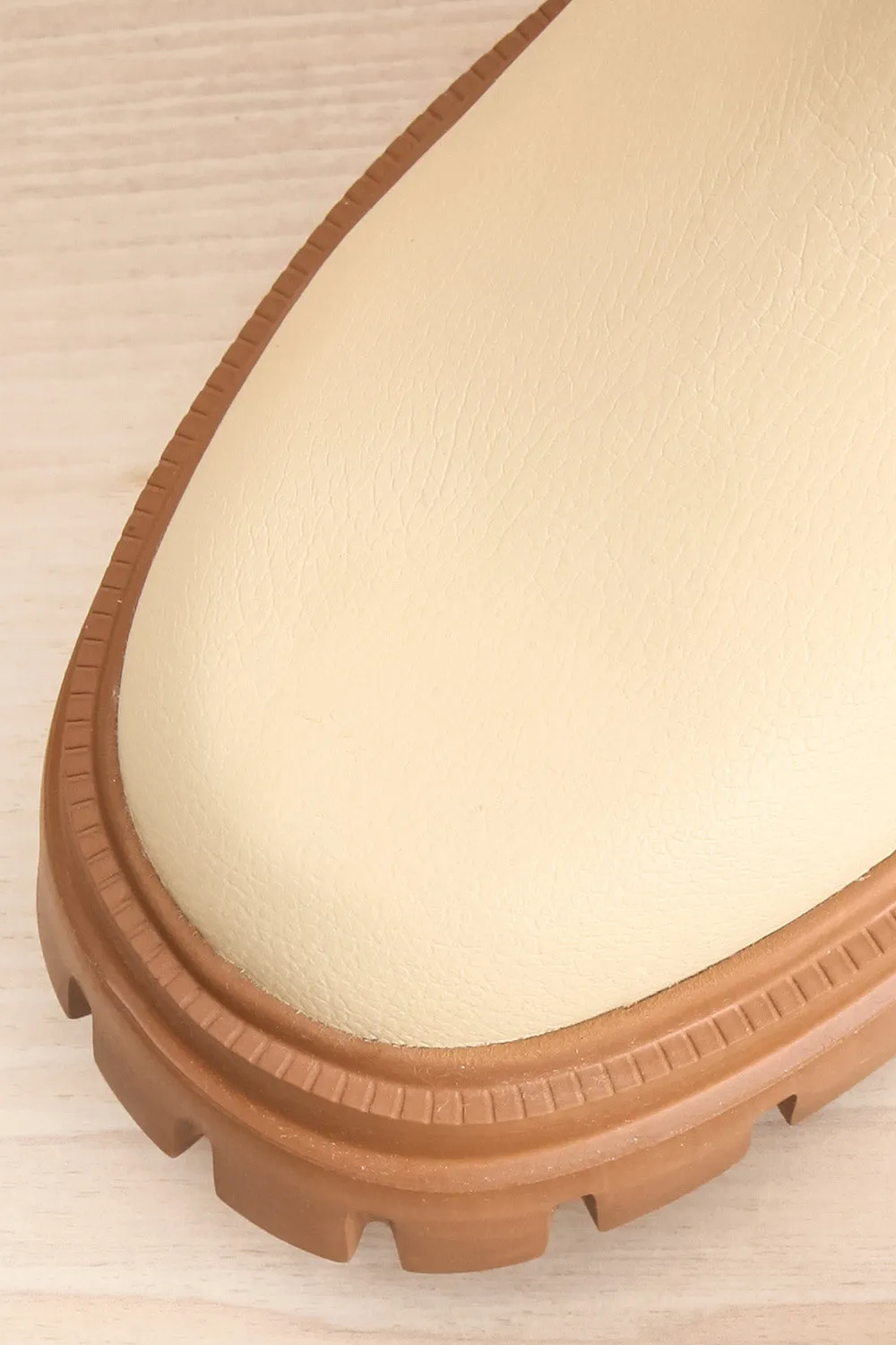 Agora Ivory | Cleated Chelsea Boots