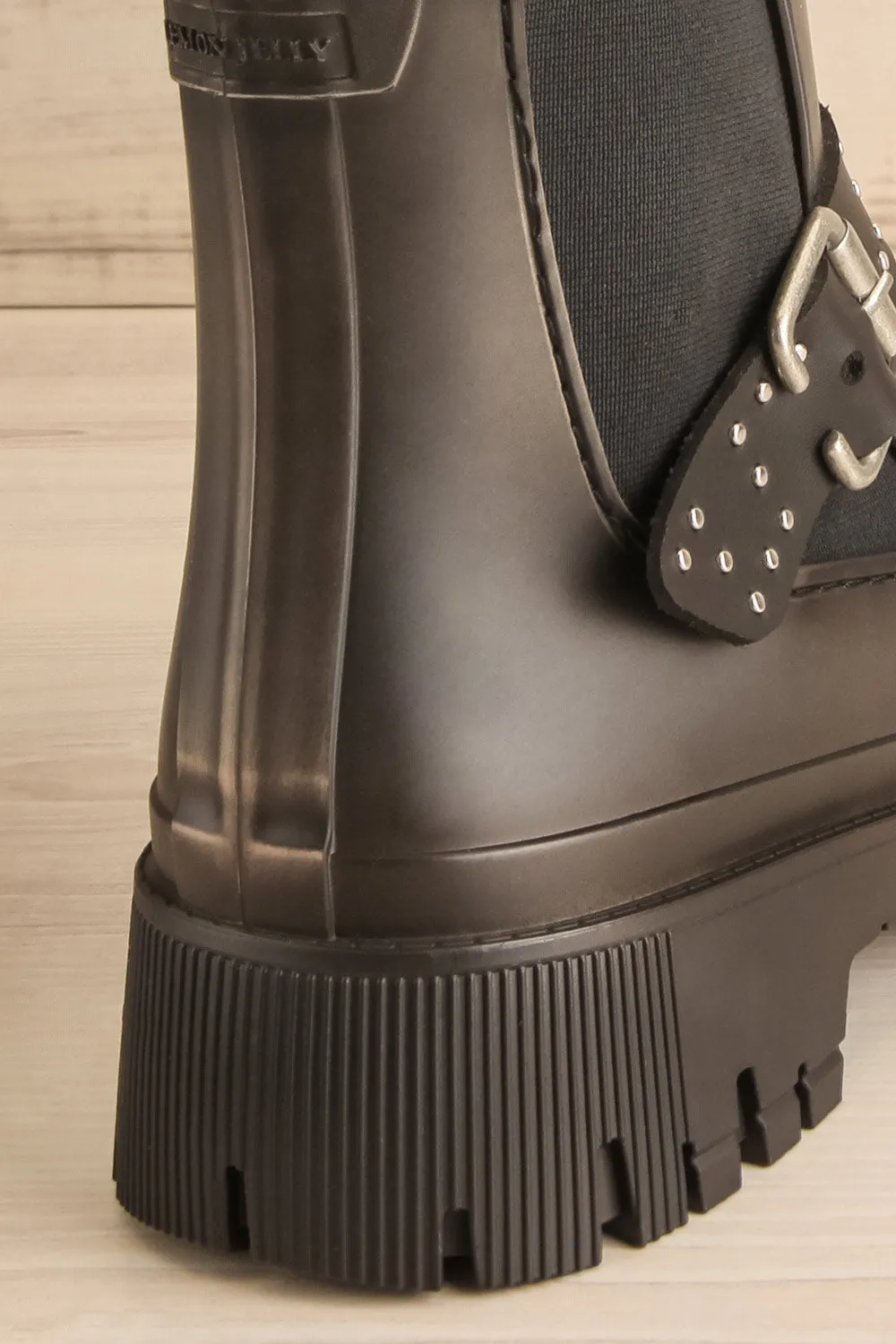 Alsie | Black Rain Boots w/ Belt