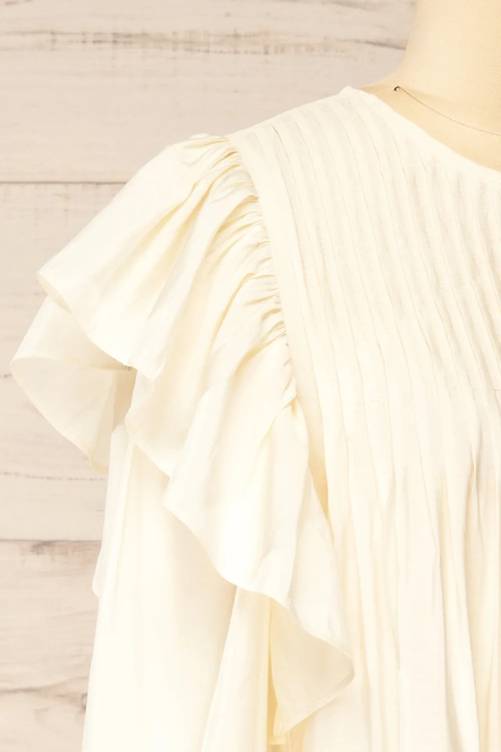 Arlequine | Ivory Blouse w/ Ruffles