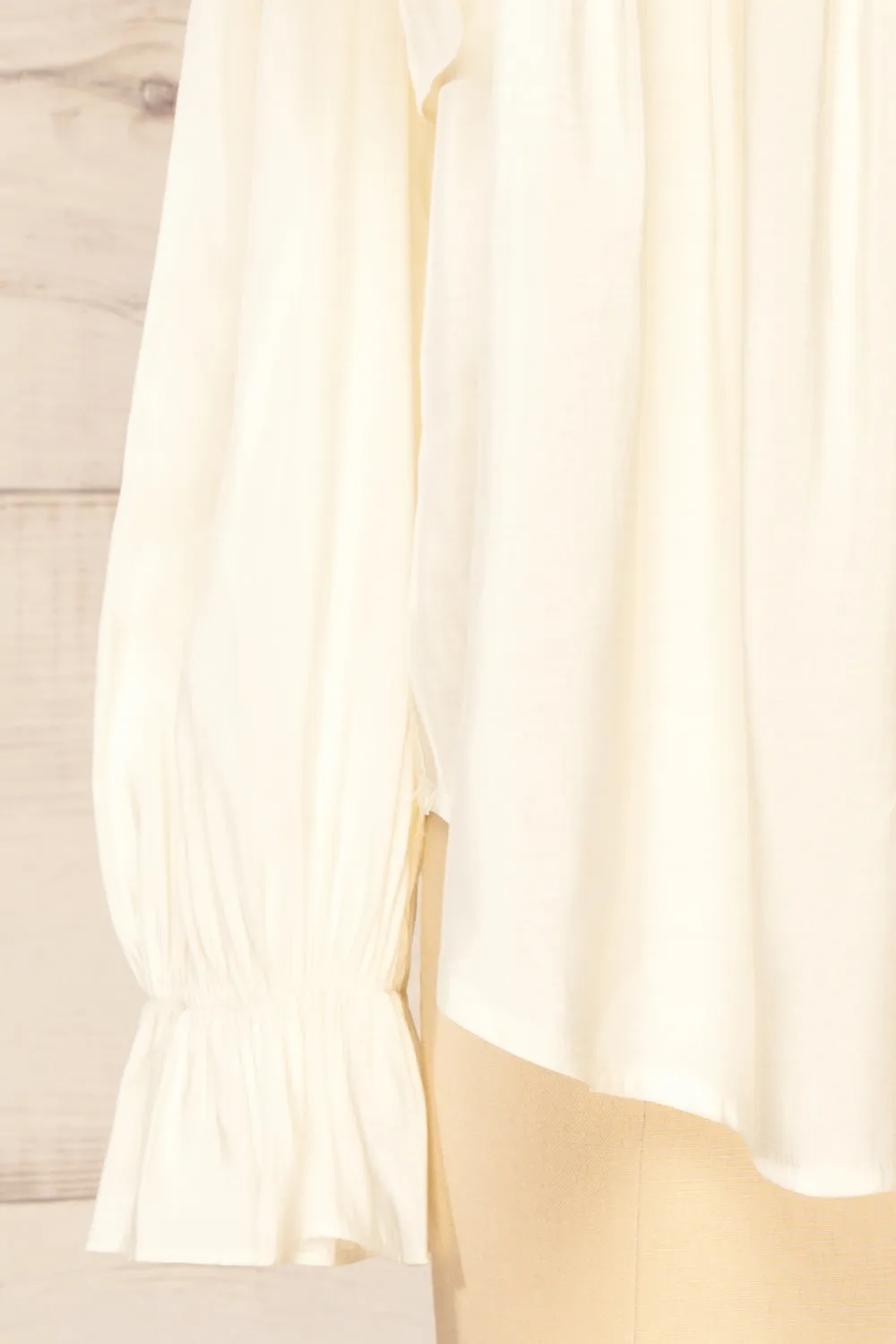 Arlequine | Ivory Blouse w/ Ruffles