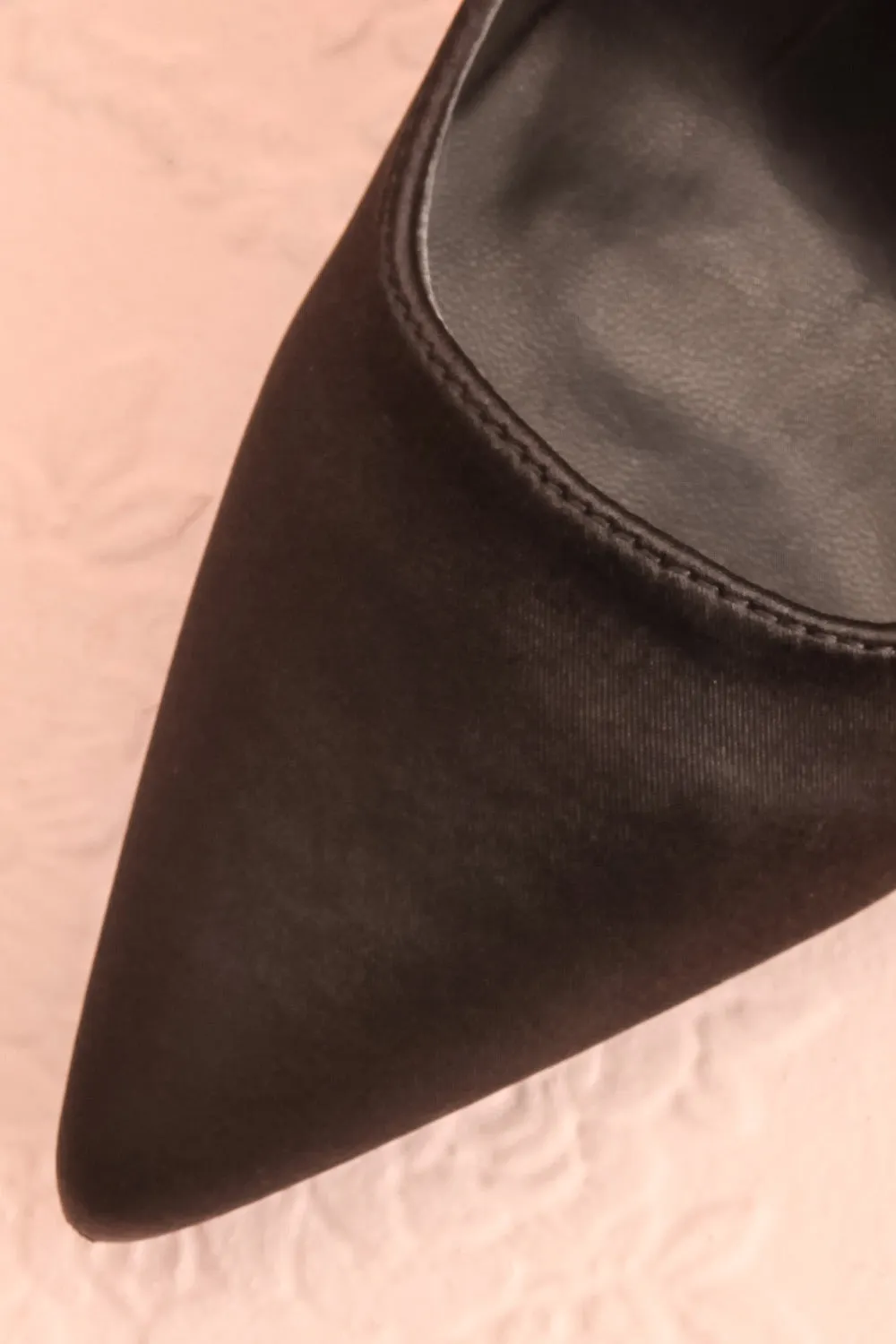 Awenita | Black Pointed Toe Heels w/ Cristals