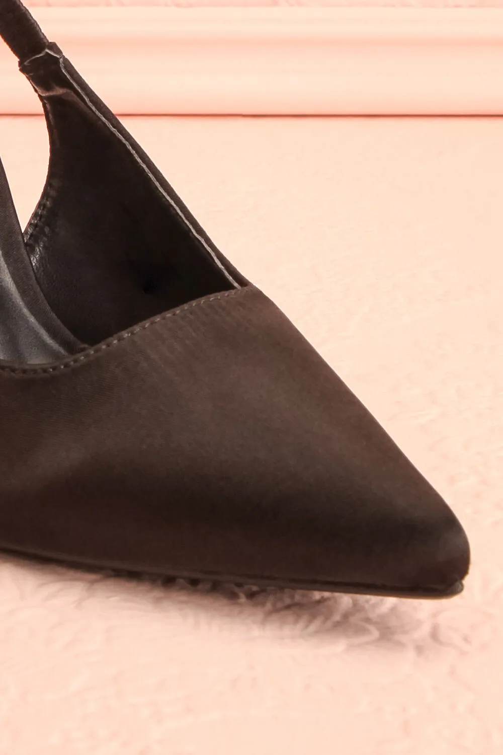 Awenita | Black Pointed Toe Heels w/ Cristals