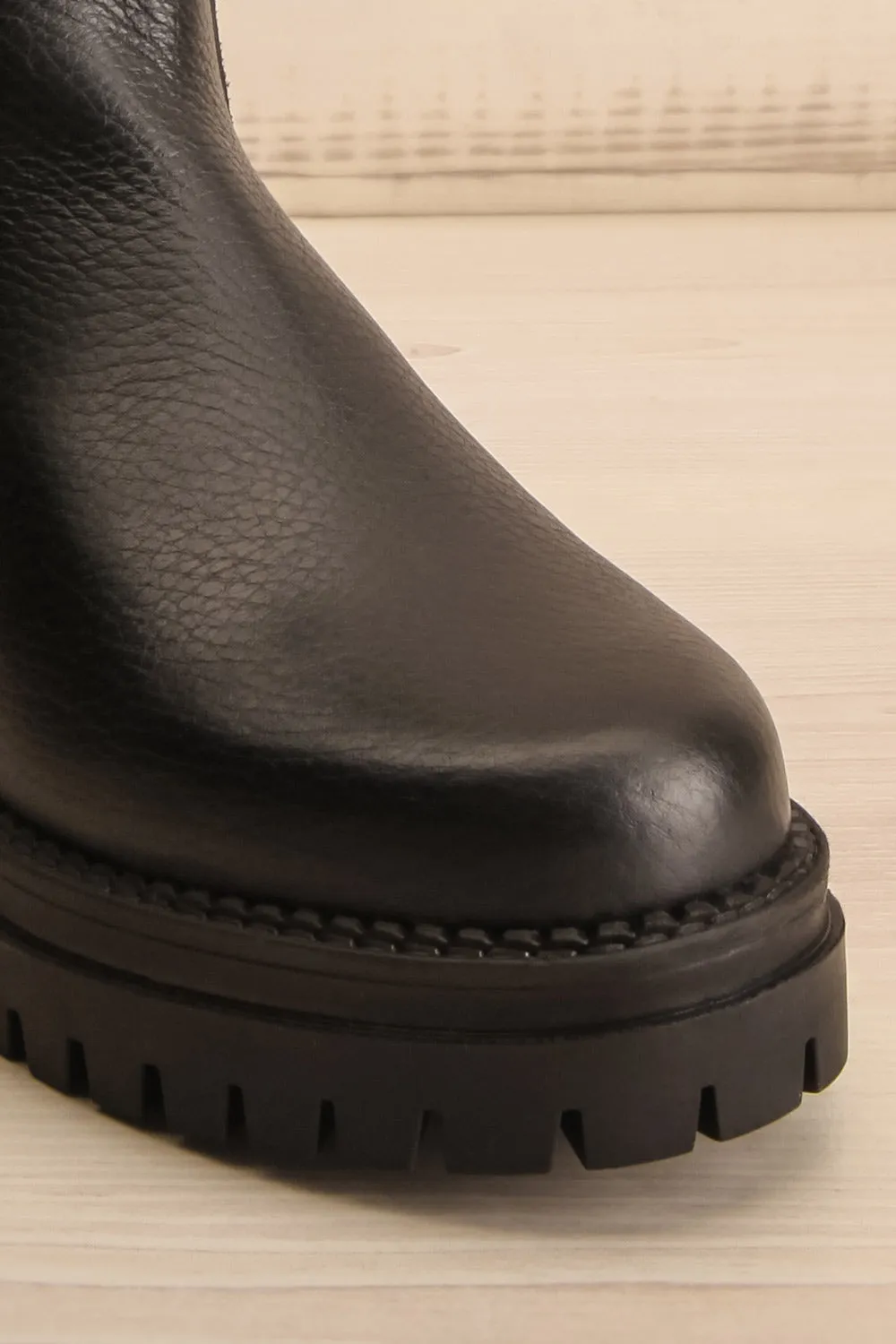 Balance | Mid-High Leather Boots