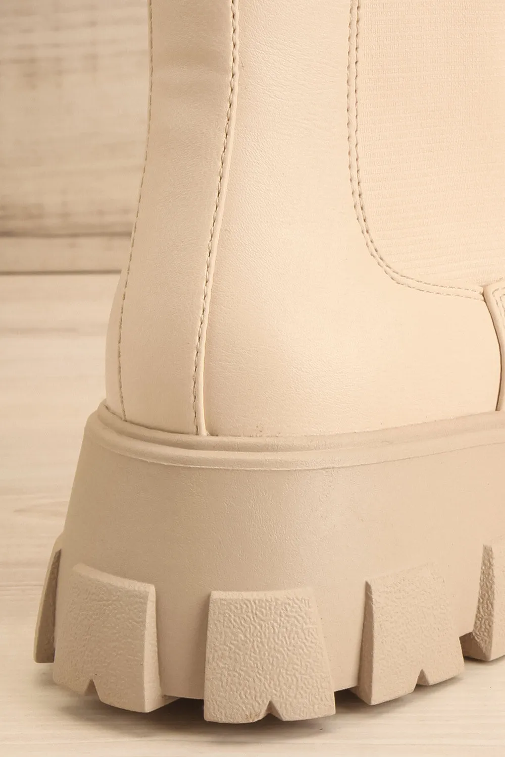 Barakaldo Ivory | Faux-Leather Chelsea Boots