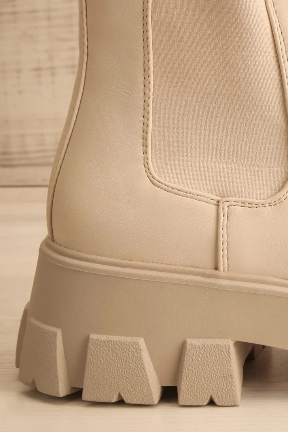 Barakaldo Ivory | Faux-Leather Chelsea Boots