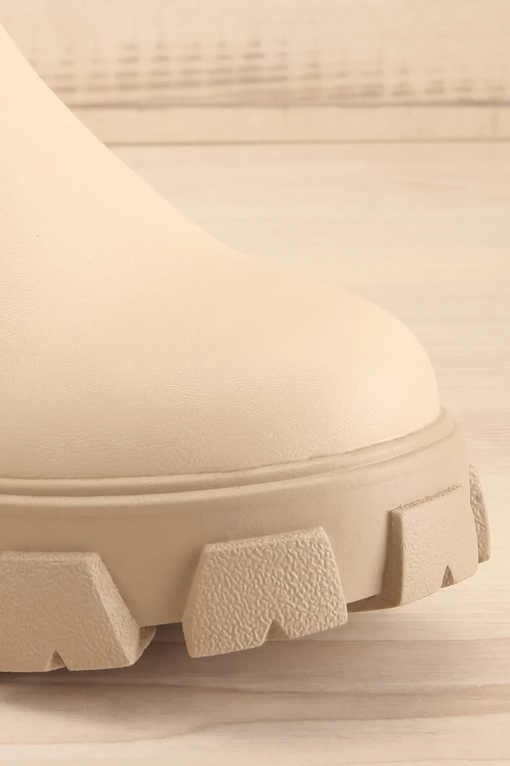 Barakaldo Ivory | Faux-Leather Chelsea Boots
