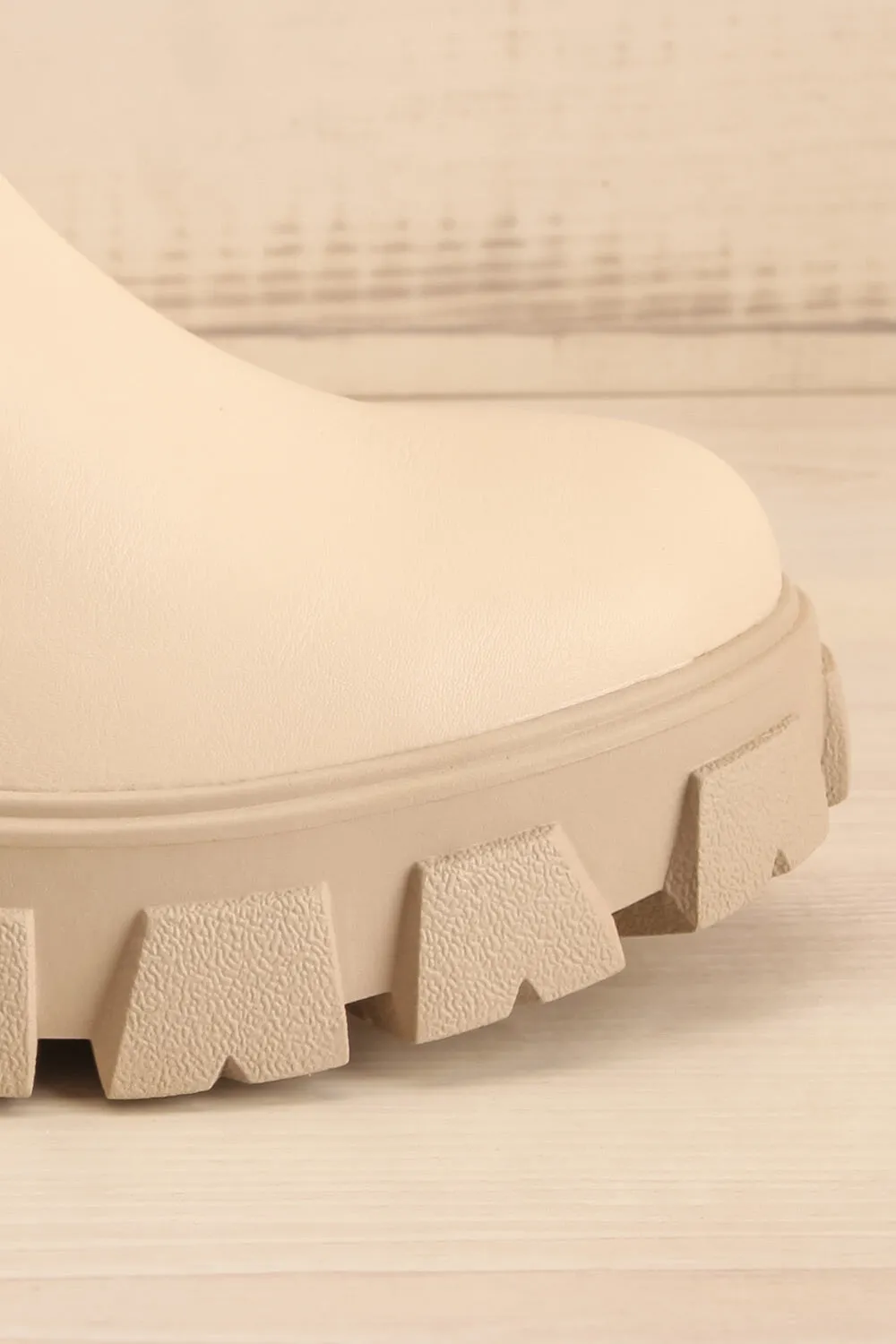 Barakaldo Ivory | Faux-Leather Chelsea Boots
