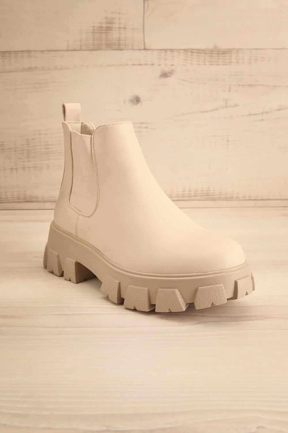 Barakaldo Ivory | Faux-Leather Chelsea Boots
