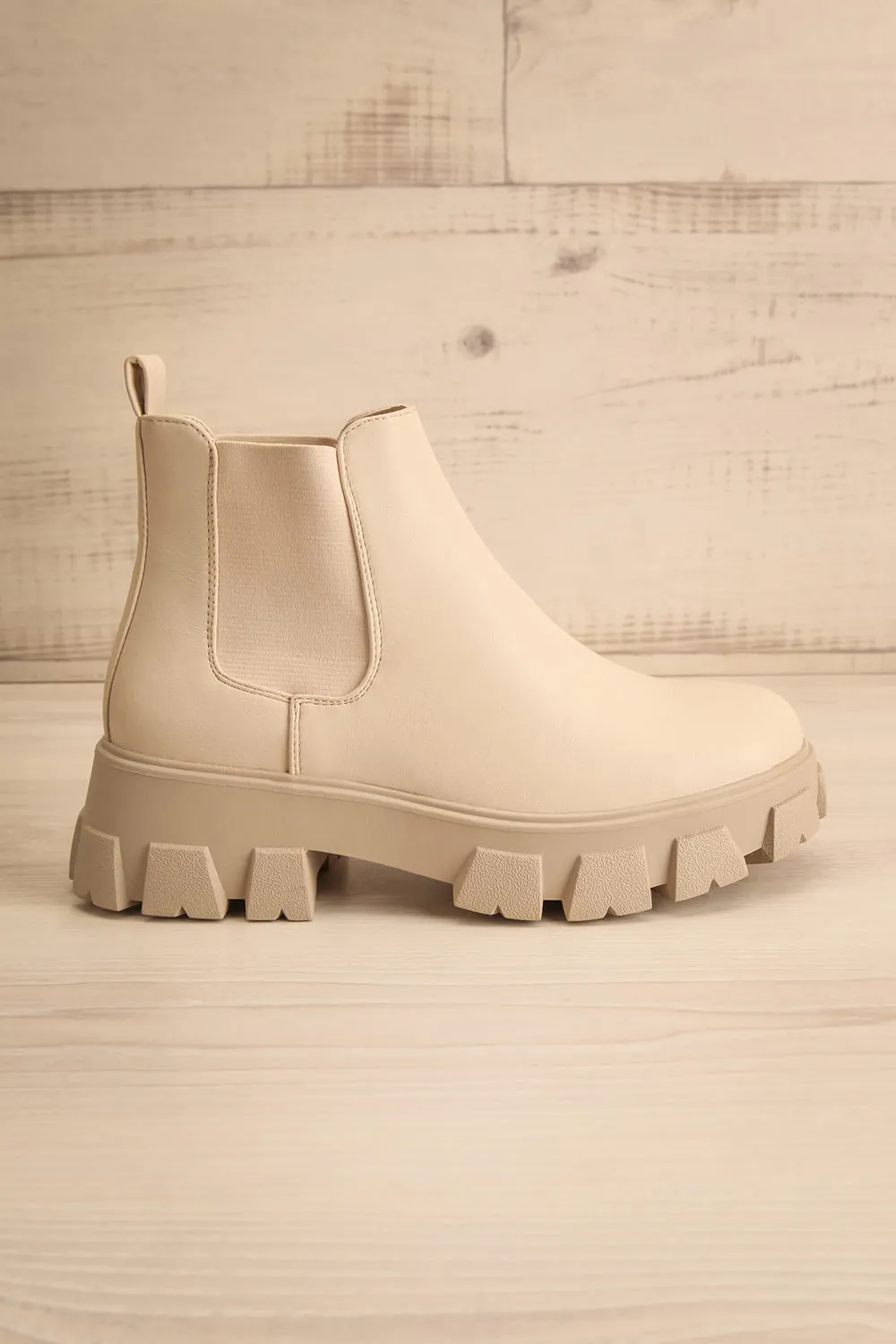 Barakaldo Ivory | Faux-Leather Chelsea Boots