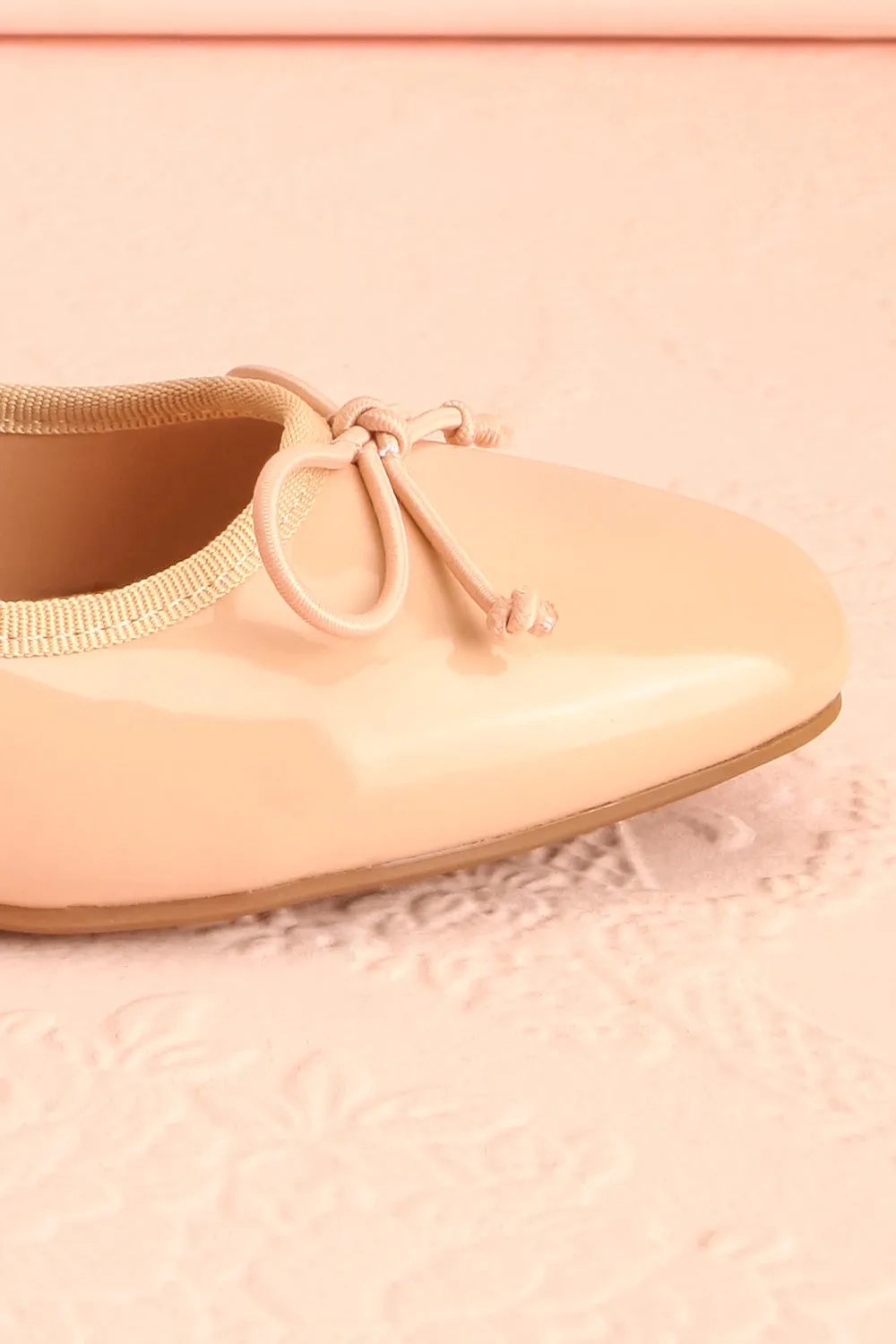 Beverlie Beige | Heeled Ballerina Shoes w/ Bow