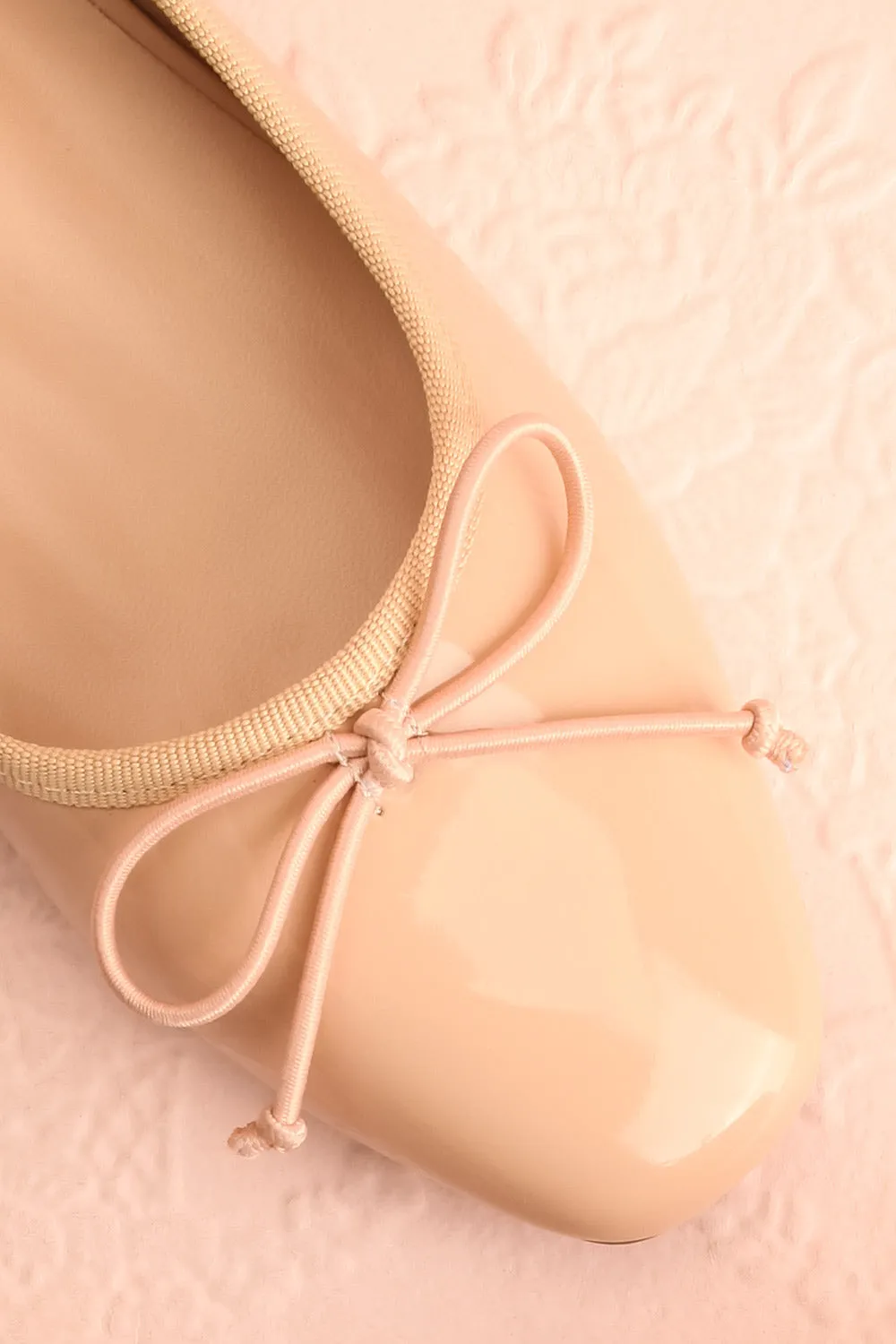 Beverlie Beige | Heeled Ballerina Shoes w/ Bow