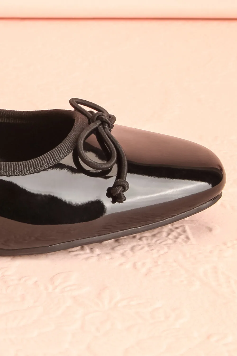 Beverlie Black | Heeled Ballerina Shoes w/ Bow