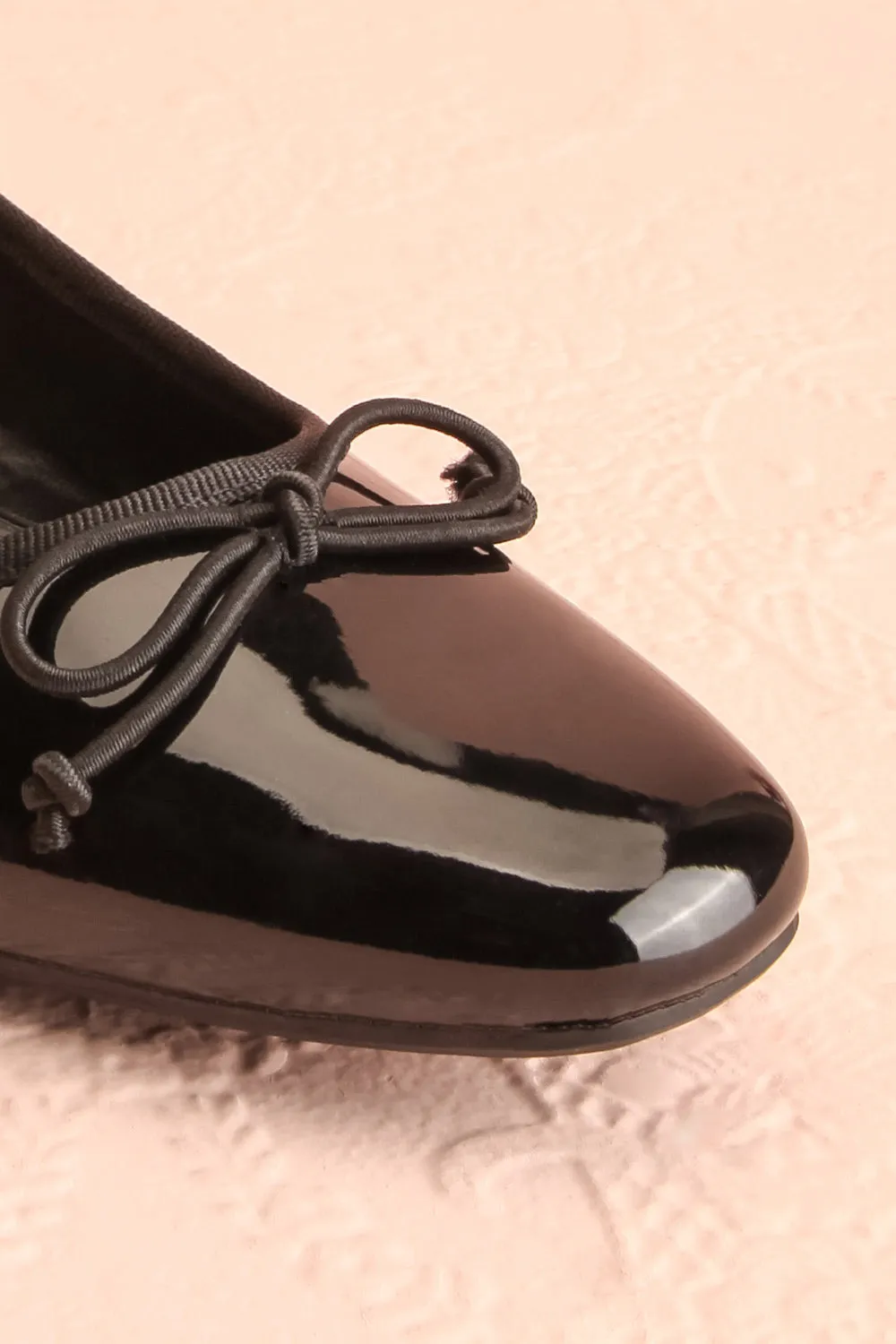 Beverlie Black | Heeled Ballerina Shoes w/ Bow