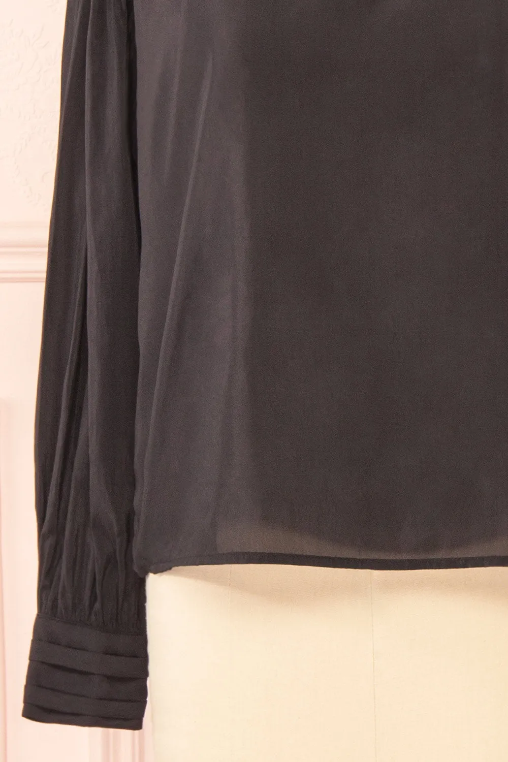 Bodil Black | Pleated Collar Blouse