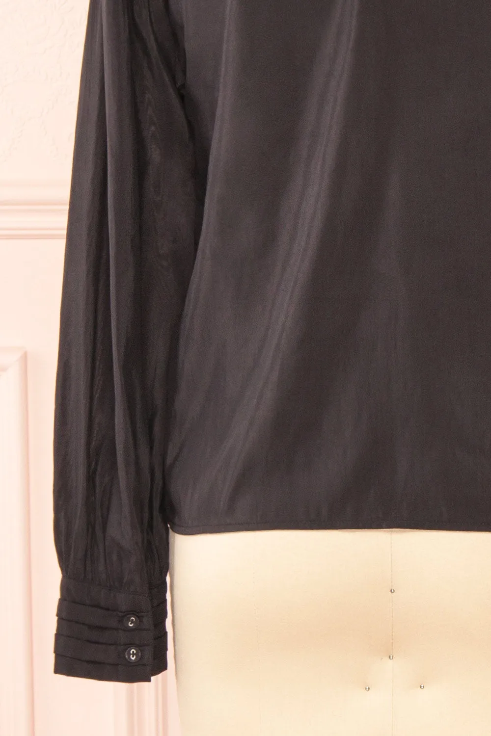 Bodil Black | Pleated Collar Blouse
