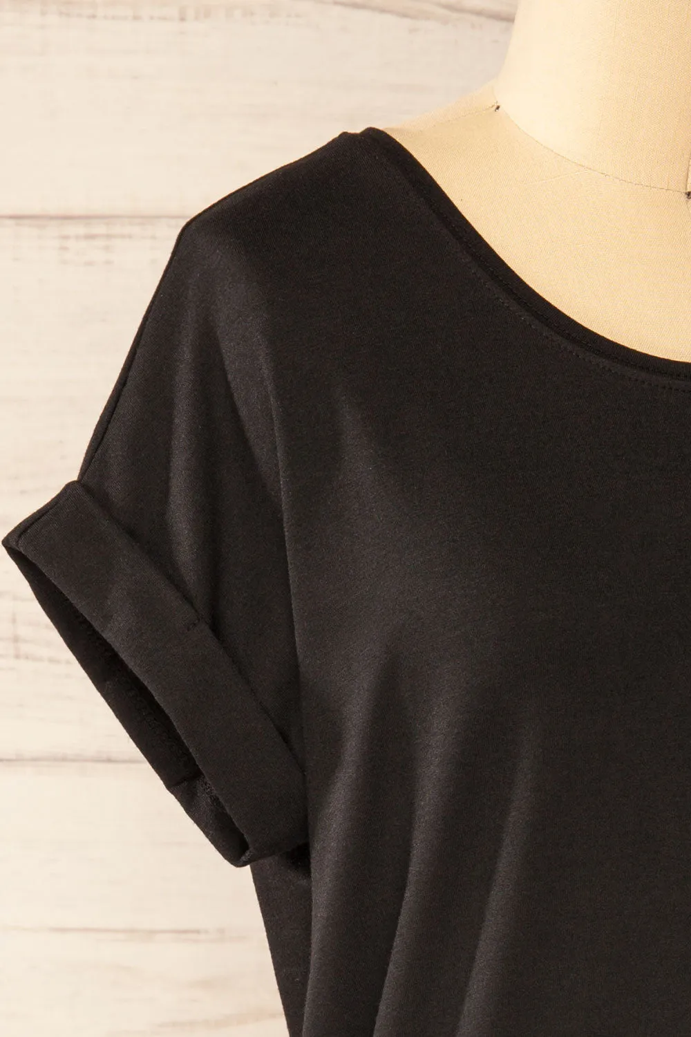 Bossugan Black | Round Neck T-Shirt