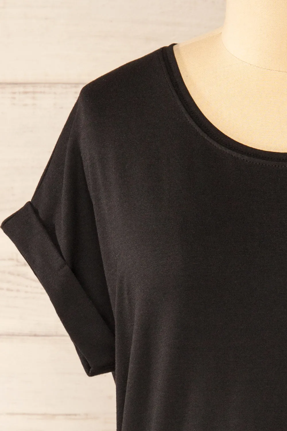 Bossugan Black | Round Neck T-Shirt