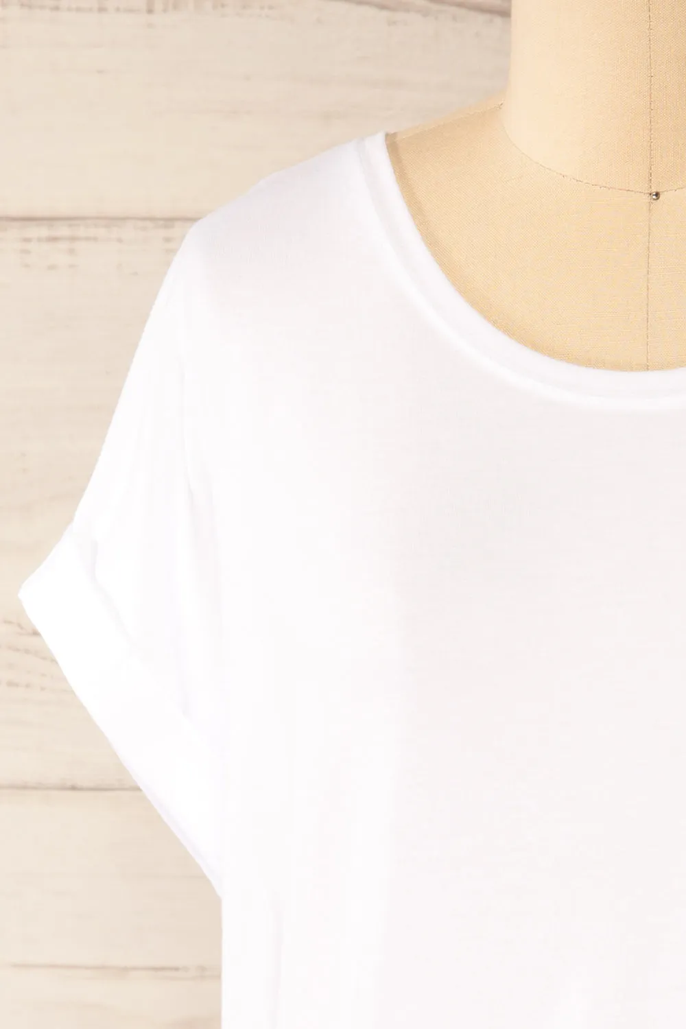 Bossugan White | Round Neck T-Shirt