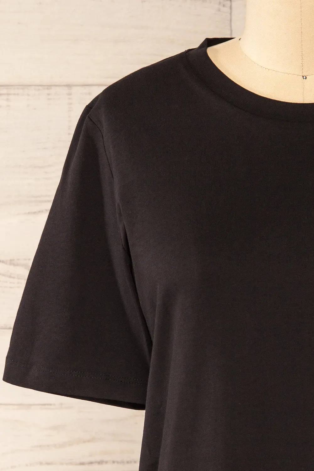 Brossard Black | Round Neck T-Shirt