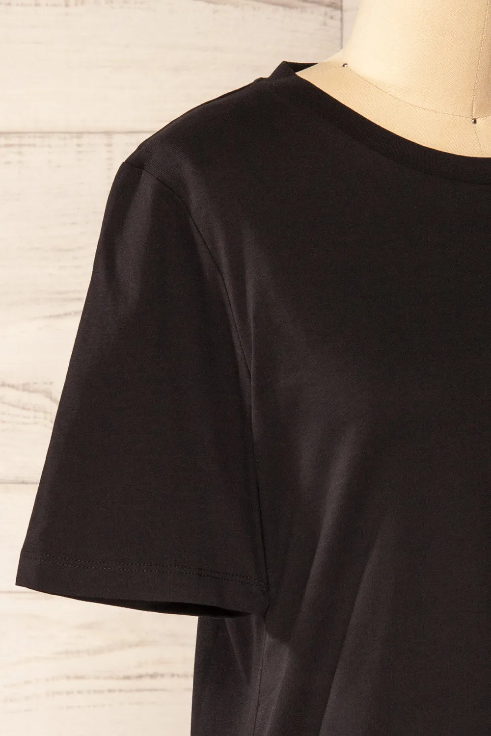 Brossard Black | Round Neck T-Shirt