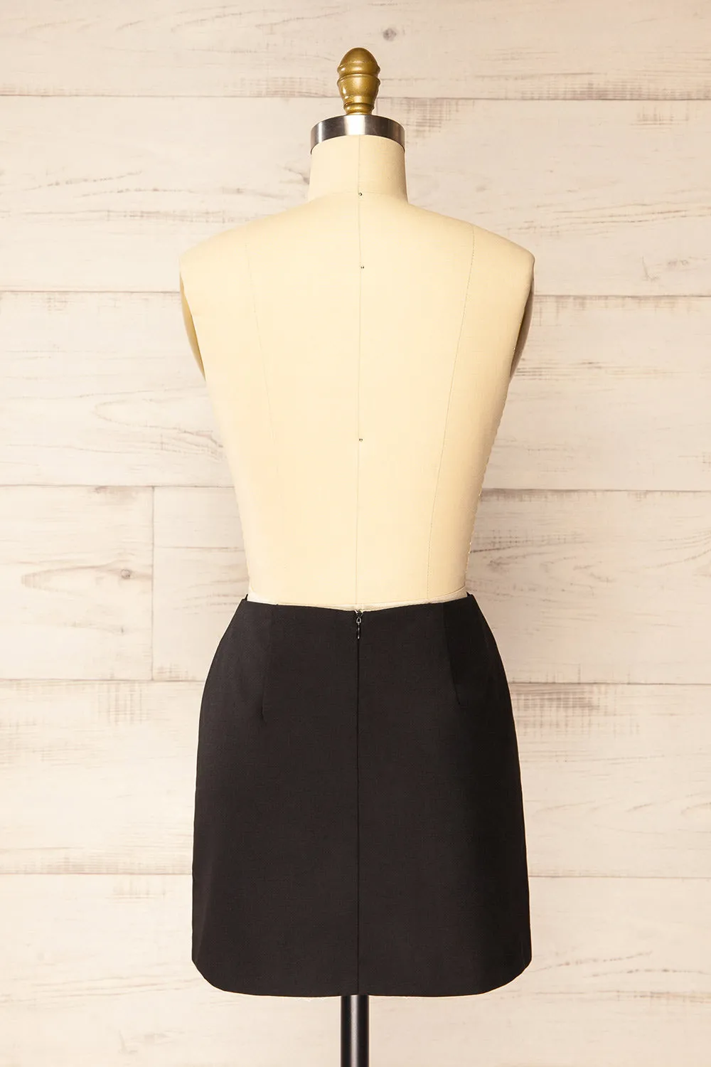 Buxton | Short Black Skirt w/ Lace Trim