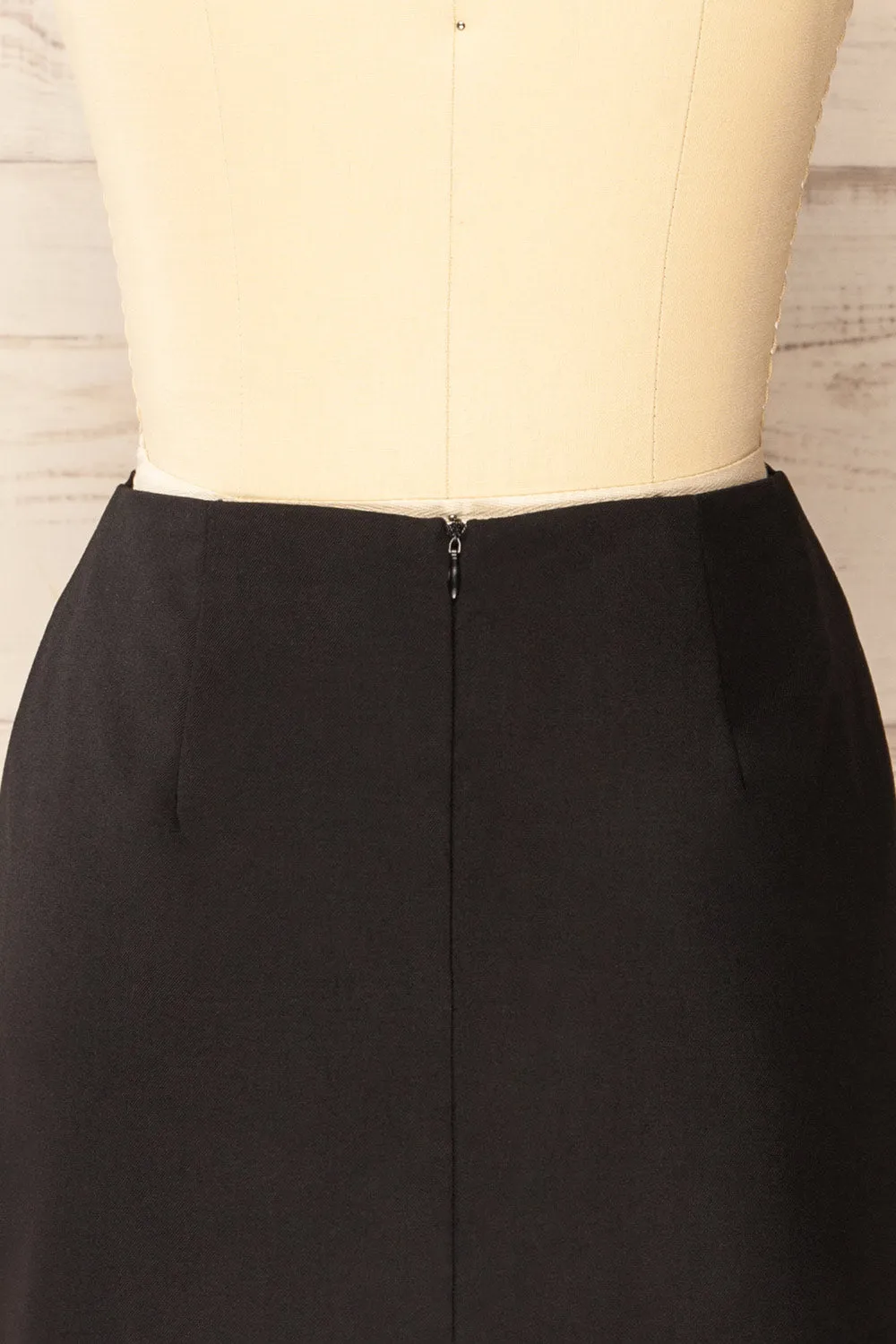 Buxton | Short Black Skirt w/ Lace Trim