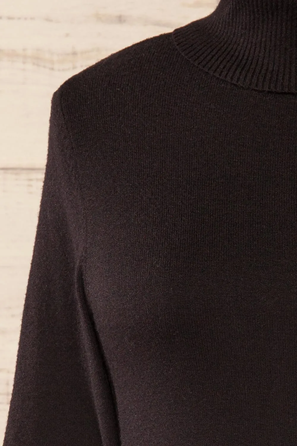 Derby Black | Knit Turtleneck w/ Long Sleeves