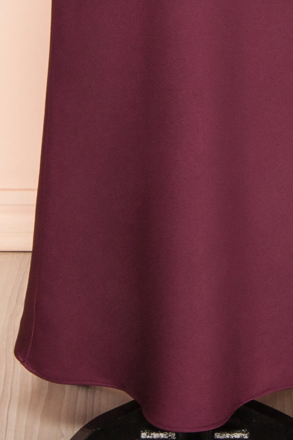 Dracaris | Long Burgundy Satin Dress