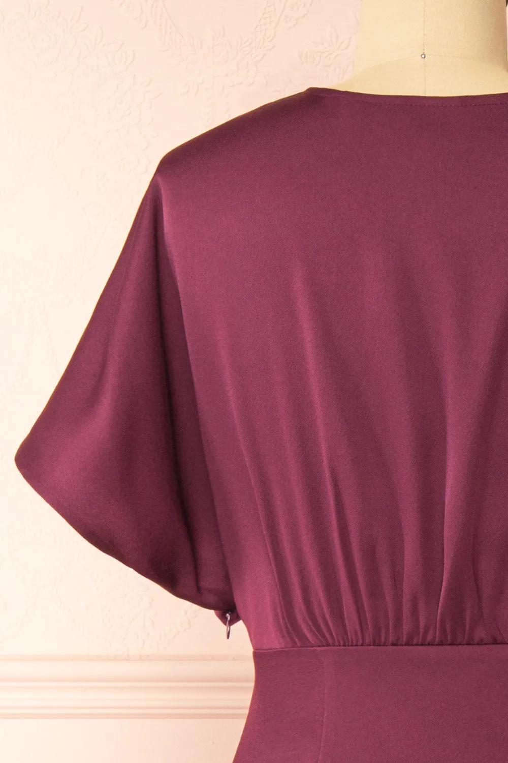 Dracaris | Long Burgundy Satin Dress