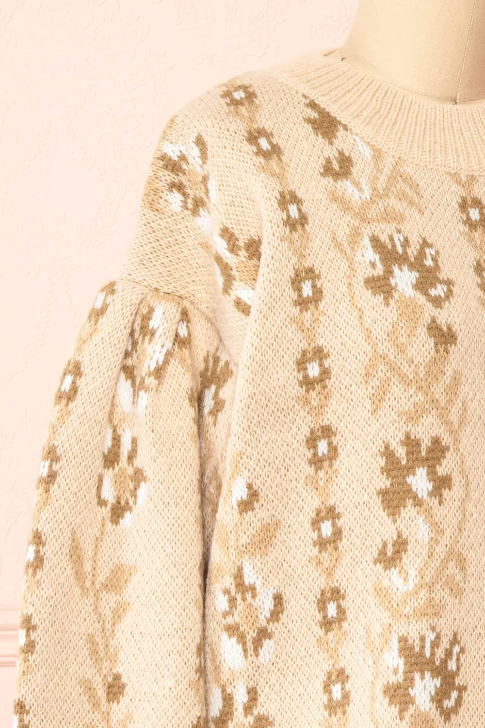Dushanbe | Knit Sweater w/ Flower Chain Pattern