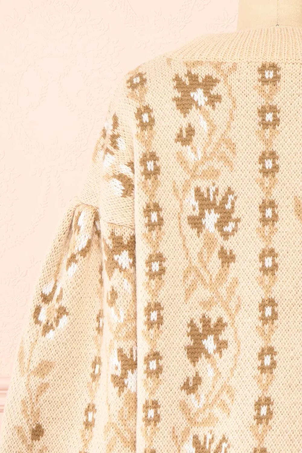 Dushanbe | Knit Sweater w/ Flower Chain Pattern