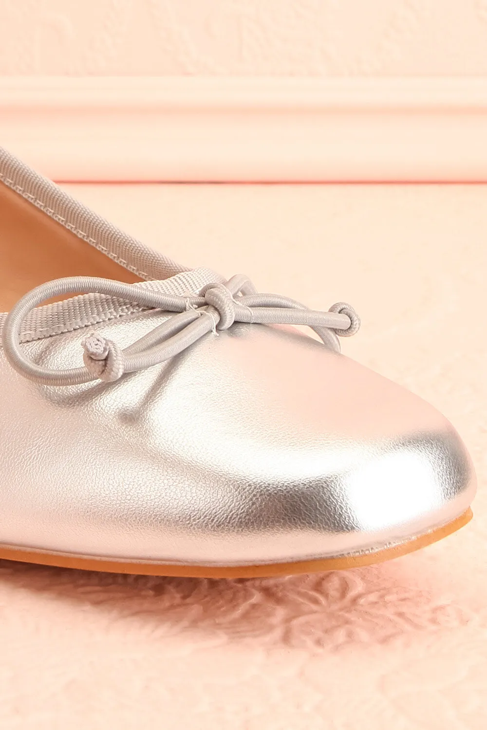 Elyria Silver | Heeled Ballerina Shoes w/ Bow