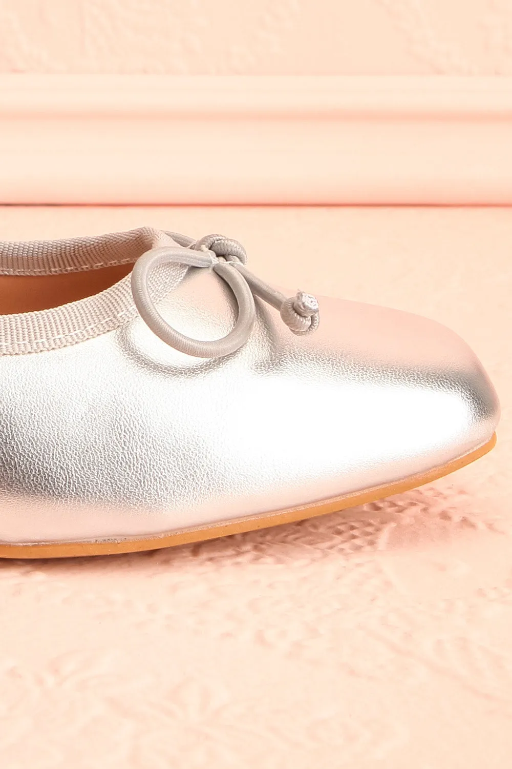 Elyria Silver | Heeled Ballerina Shoes w/ Bow