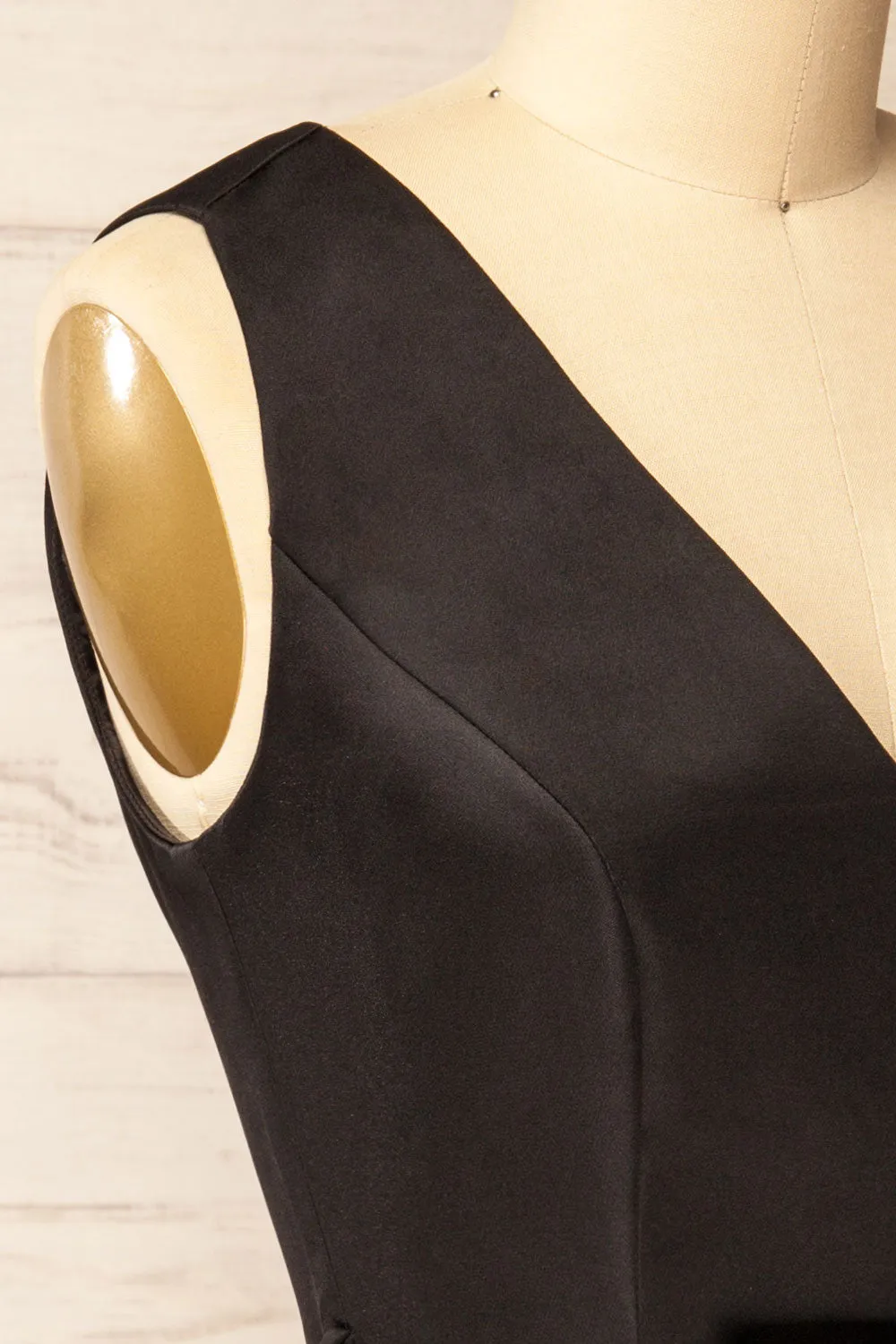 Evesham | Short Black Dress w/ Ribbon Belt