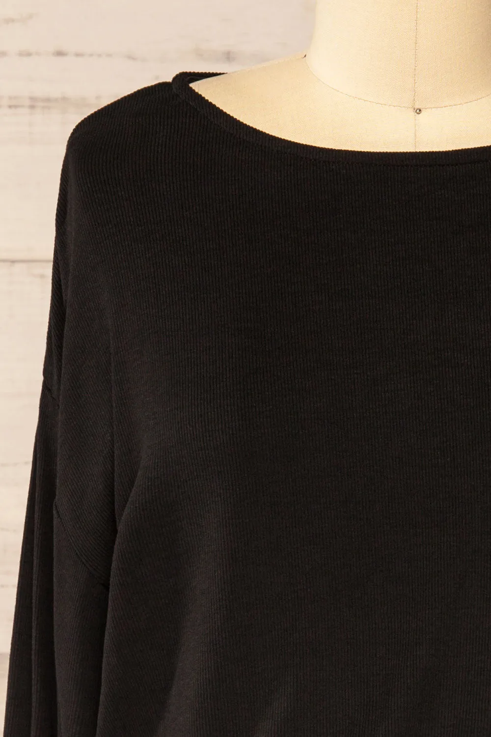 Farnham Black | Ribbed Crop Top w/ Long Sleeves