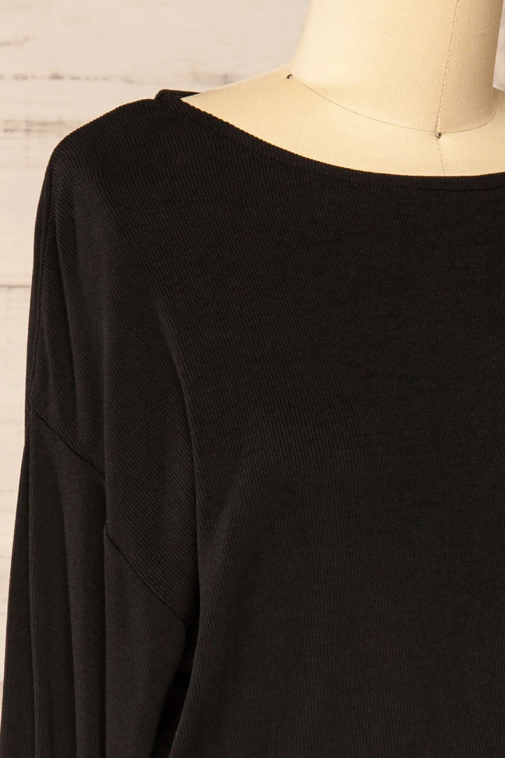 Farnham Black | Ribbed Crop Top w/ Long Sleeves