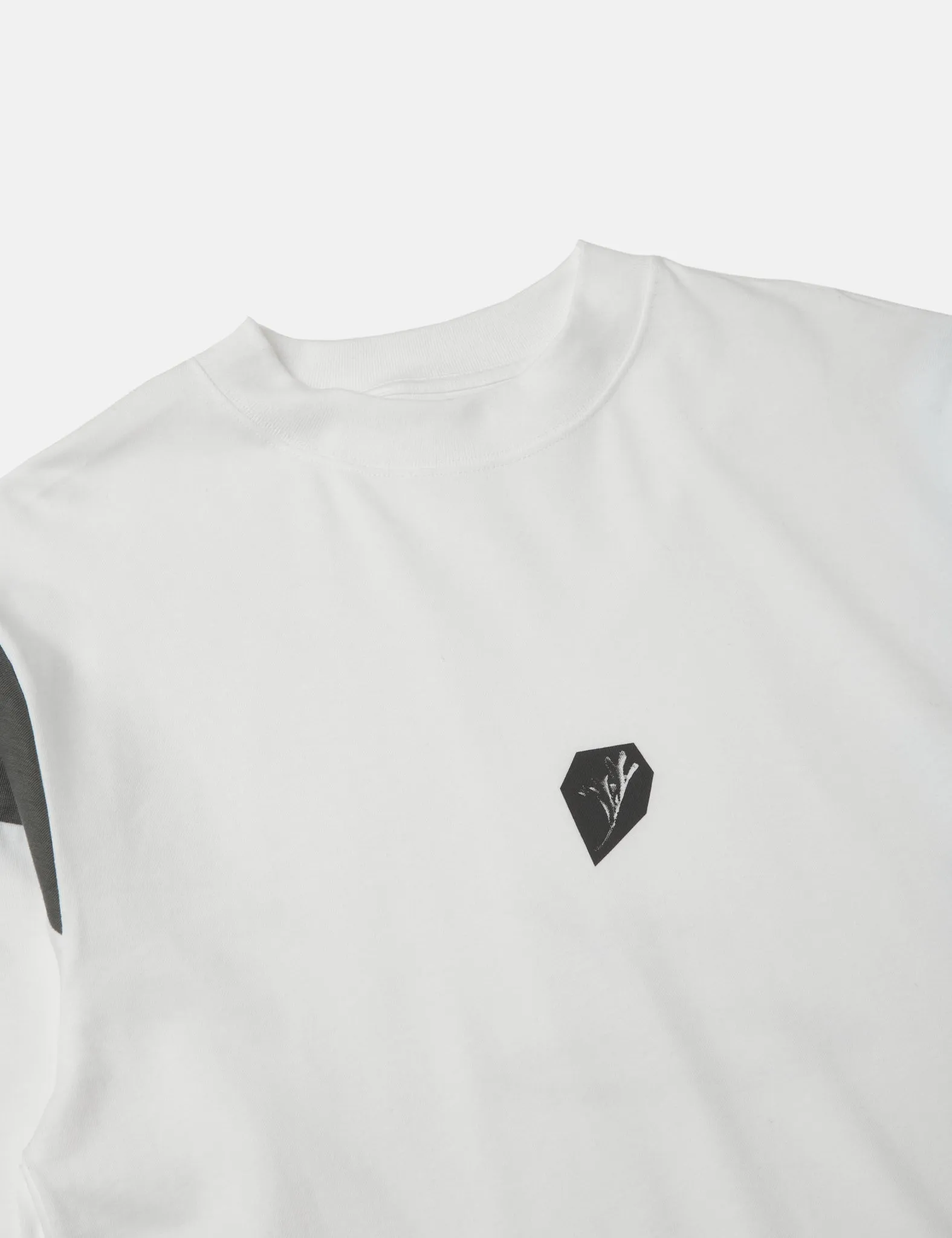 GOOPiMADE VI-G05T "Silent Fern" Long Sleeve Graphic T-Shirt - White