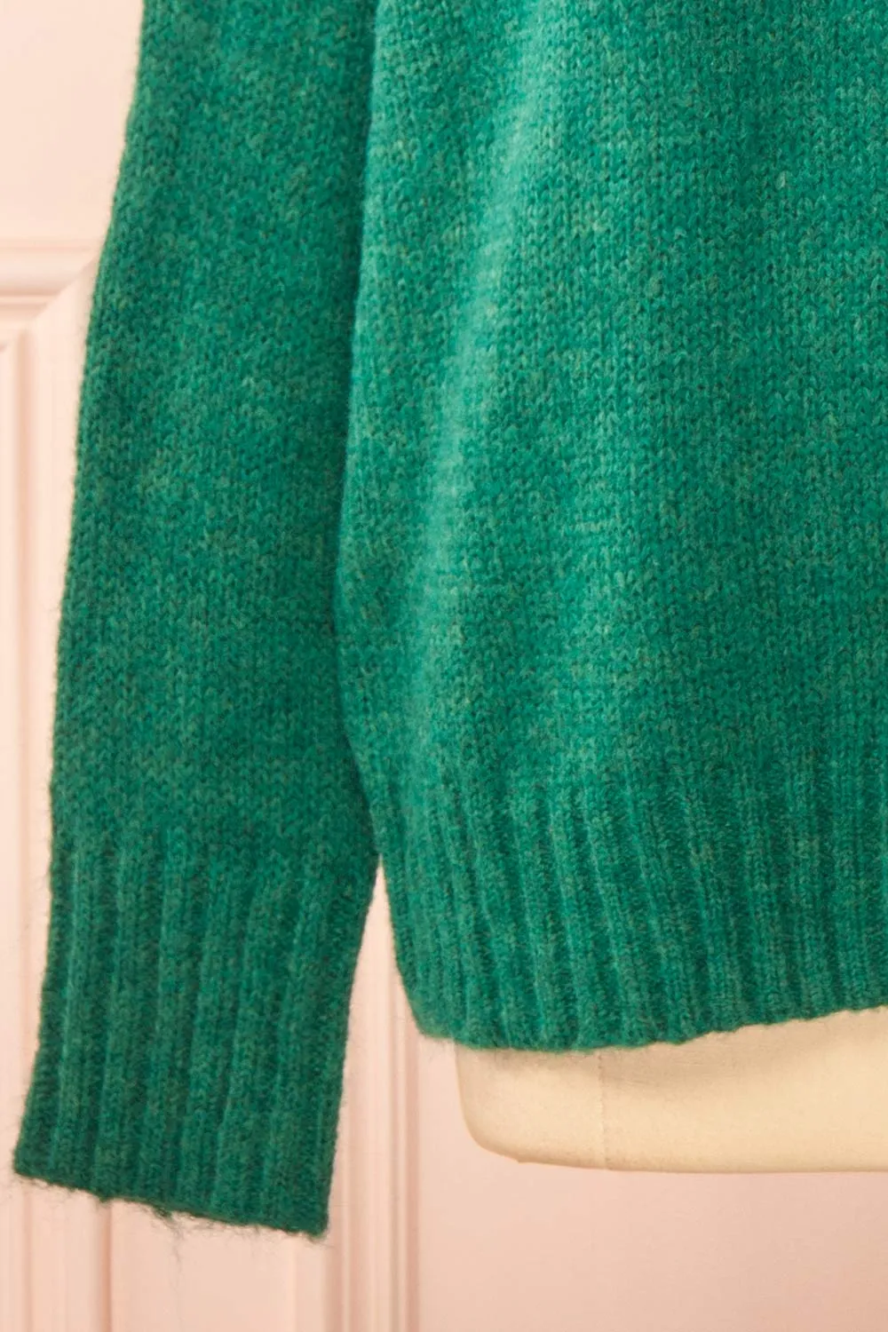 Grozjnat | Green Knit Sweater w/ Floral Embroidery