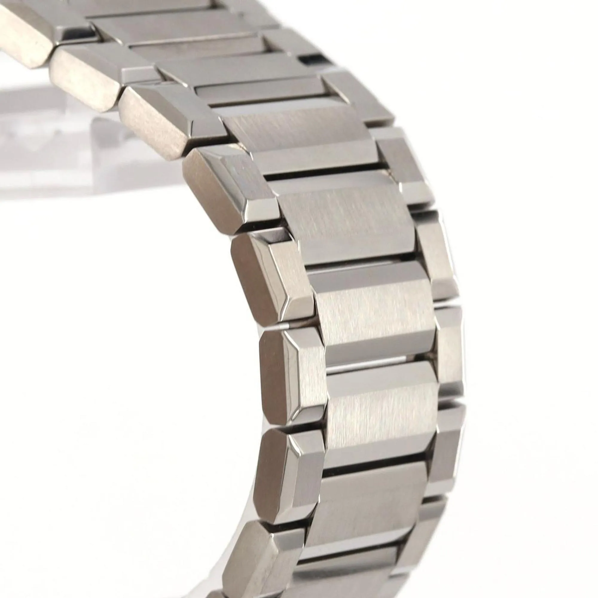 Hublot Big Bang Titanium Wristwatch (Pre-Owned)