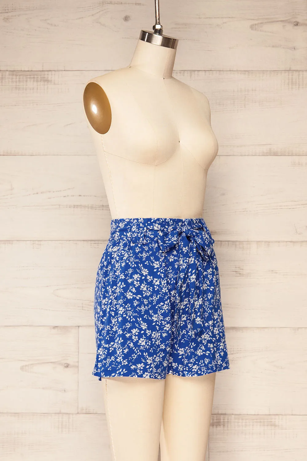 Joey Floral Blue | High-Waist Shorts w/ Belt