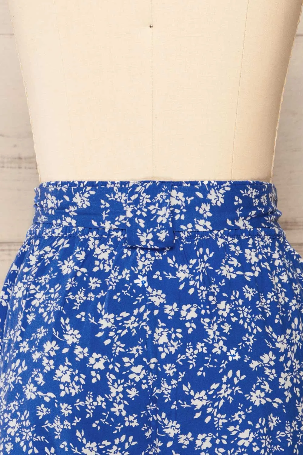 Joey Floral Blue | High-Waist Shorts w/ Belt