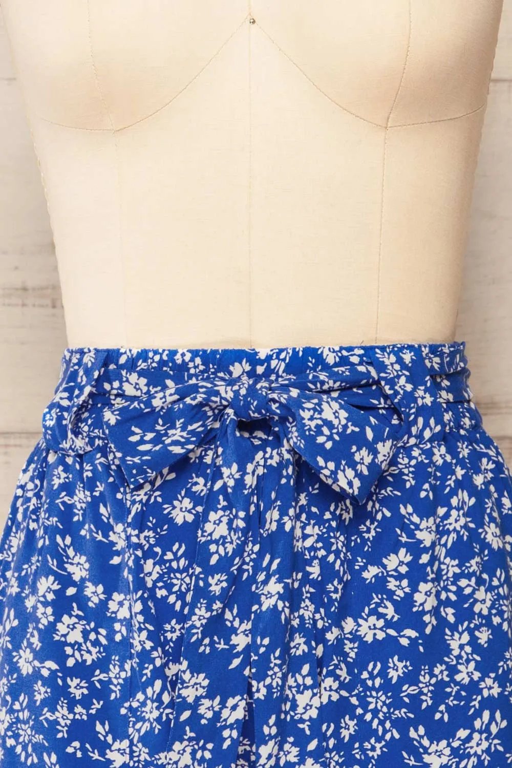 Joey Floral Blue | High-Waist Shorts w/ Belt