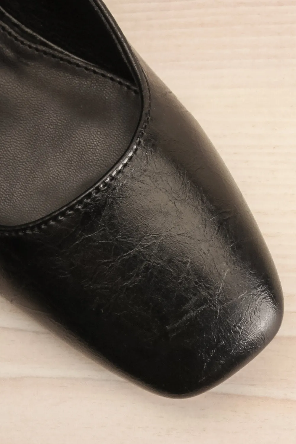 Kundah | Pointed Toe Black Heels