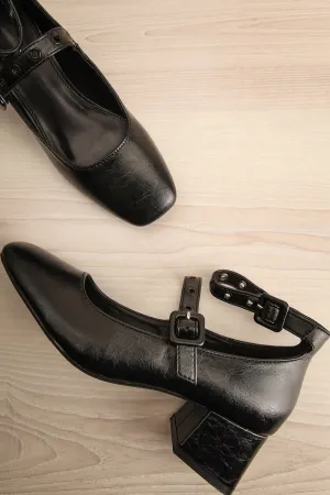 Kundah | Pointed Toe Black Heels