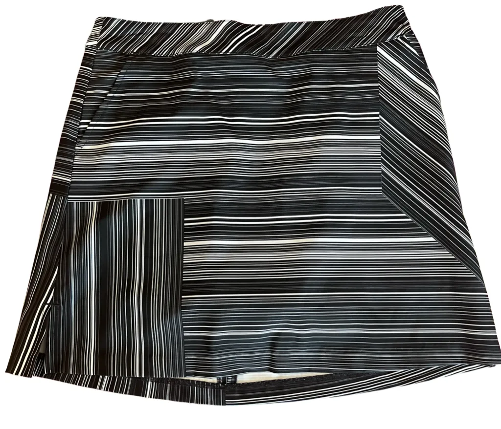 Lady Hagen Black and White Striped Skort Size 6 MSP$65